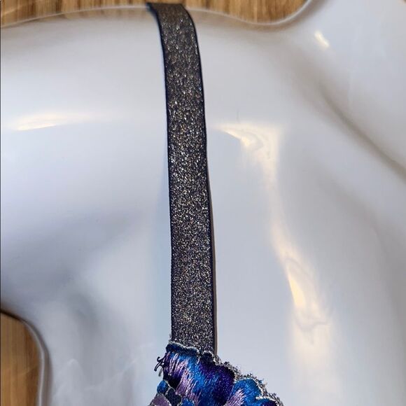 Victoria's Secret Blue and Purple Floral Plunge Bra - Picture 3 of 7